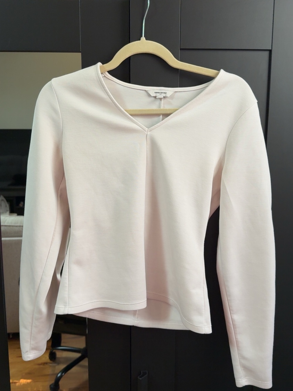 Banana Republic White V-Neck Long Sleeve Top